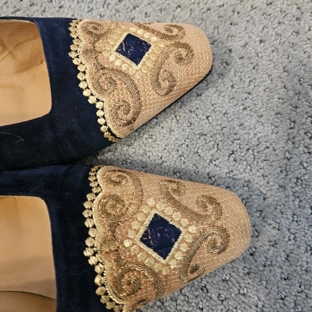 Carvela blue velvet womens loafers gold embroidered‎ toe italy classy old money